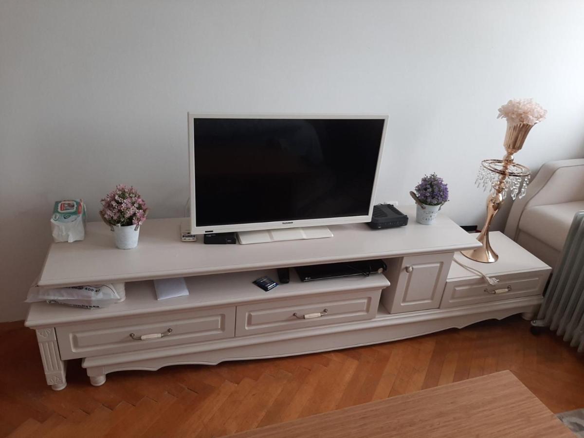 Ulpiana Apartment Centrum, Prishtine Extérieur photo